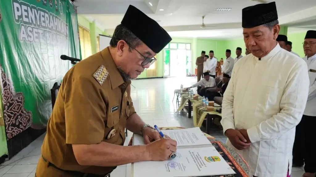 Mesjid agung sumber