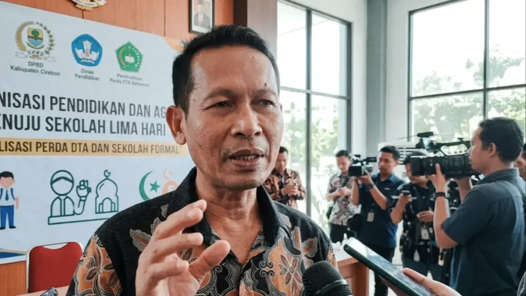 Tanggapan komisi IV DPRD Kab Cirebon terkait Sekolah belajar 5 hari