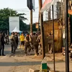 Sadar Fungsi Fasilitas Umum, Separuh Bangunan Liar di Jalur Losari Cirebon Mulai Dibongkar Mandiri Penertiban bahu jalan di Losari, cirebon