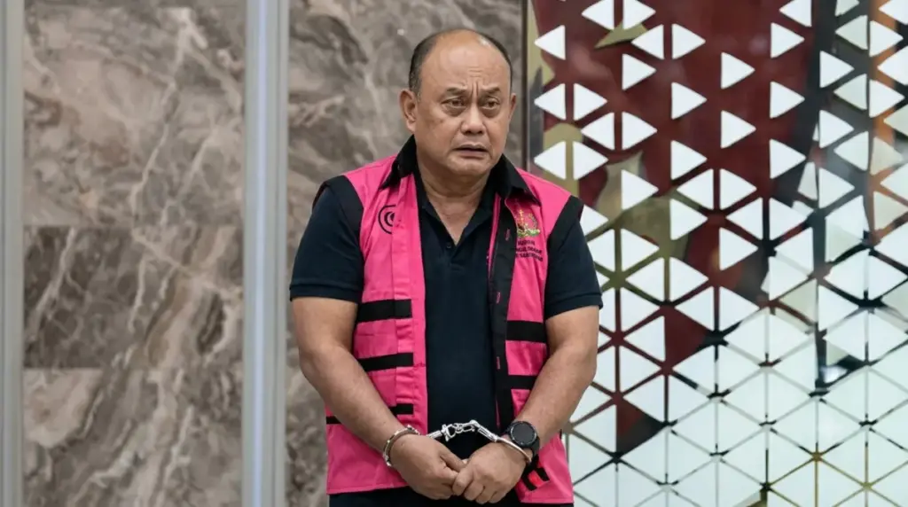 Kejagung Tahan Eks Kepala Badan Gizi Nasional Dadan Hindayana, Diduga Korupsi Pengadaan Barang Rp1 Triliun Dadan Hindayana, mantan kepala BGN ditetapkan sebagai tersangka korupsi Mark up pengadaan barang.