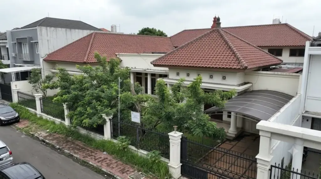 KPK Resmi Lelang Belasan Rumah Mewah Milik Eks Bupati Cirebon Sunjaya Purwadisastra KPK lelang rumah mantan bupati cirebon