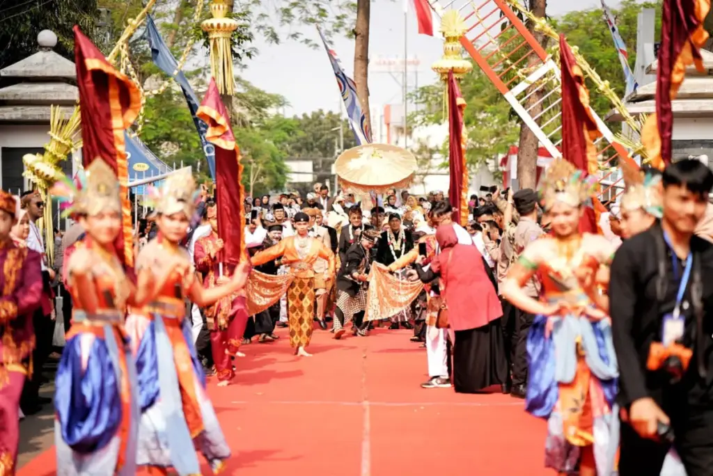 Momentum Hari Jadi ke-25 Kota Cimahi, Wagub Erwan Setiawan Desak Solusi Konkret Atasi Kemacetan Wagub hadiri HUT kota Cimahi ke-25