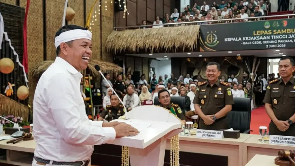 Perkuat Tata Kelola Pemerintahan, Dedi Mulyadi Dorong Sinergi dan Mitigasi Hukum Bareng Kajati Jabar Baru KDM hadiri acara lepas sambut Kepala Kejaksaan Tinggi Jawa Barat Tahun 2026