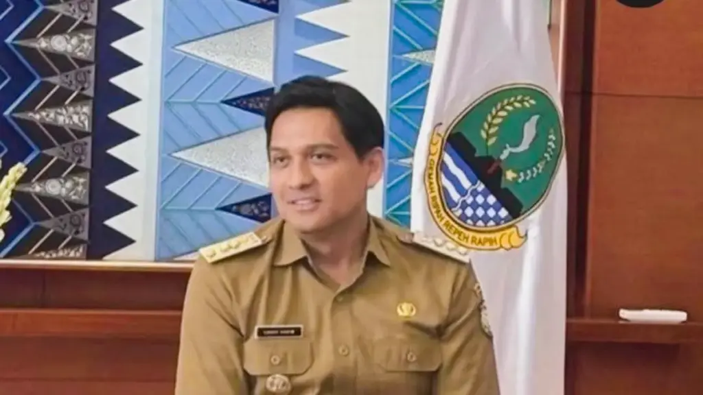 Disebut Absen Dua Kali Saat Kunker Gubernur, Lucky Hakim Buka Suara Bupati Indramayu