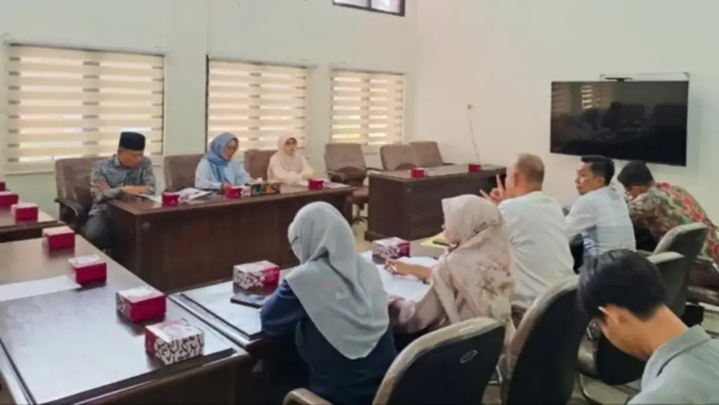 DPRD Kabupaten Cirebon Desak Penguatan Sistem dan Pengawasan Dana Desa Rapat evaluasi sistem keuangan desa