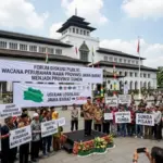Wacana perubahan nama provinsi Jawa Barat menjadi sunda