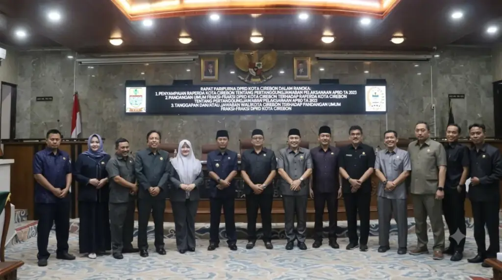 Pandangan umum fraksi-fraksi DPRD Kota Cirebon