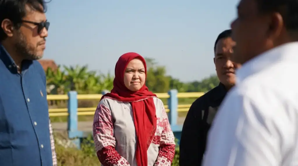 Sophi Zulfia sidak kondisi jalan di Tawangsari