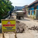Peningkatan jalan di Cihoe kidul, Kec. Pasaleman