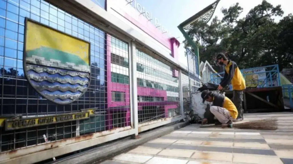 Jalan Cihampelas Resmi Dikelola Pemprov Jabar, Penataan Segera Dimulai Ruas jalan Cihampelas menjadi jalan provinsi