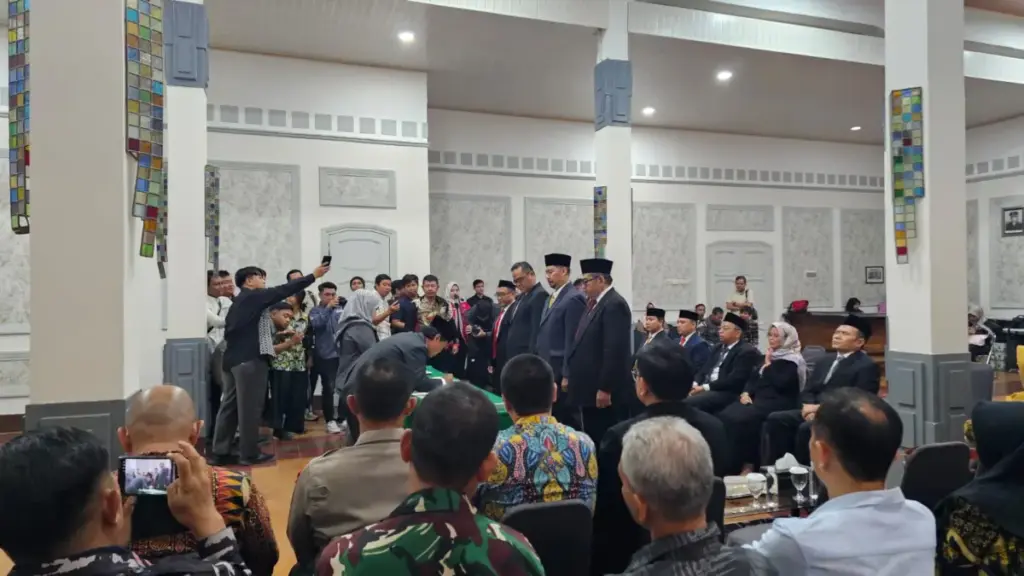 Dilantik Jadi Dirut PD Pembangunan, Rusdianto Siapkan Transformasi Perseroda dan Pembenahan Regulasi Rusdianto pimpin PD Pembangunan kota cirebon