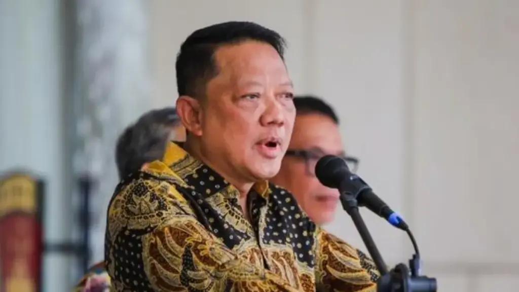 Polri Tetapkan Mantan Jampidsus Febrie Adriansyah Tersangka Korupsi dan TPPU Mantan jampidsus ditetapkan sebagai tersangka korupsi dan TPPU