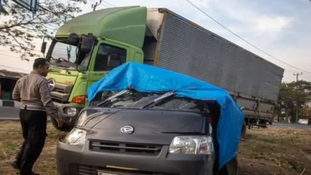 Kecelakaan maut di Indramayu, 13 orang tewas