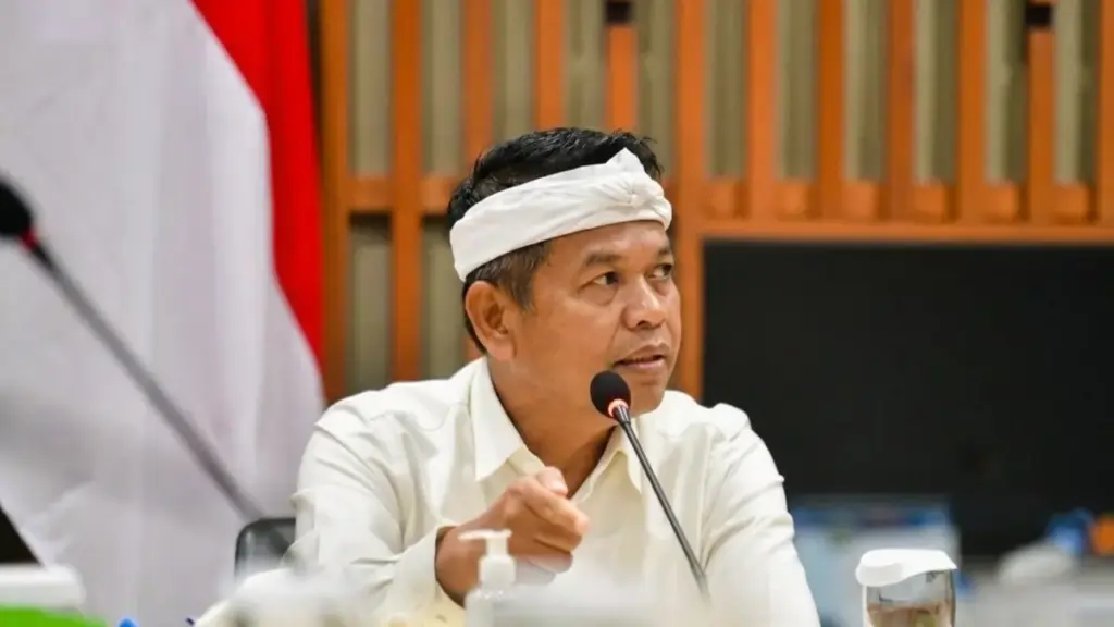 Tolak Reaktivasi SPP SMA/SMK Negeri, Dedi Mulyadi Minta Sekolah Optimalkan Dana BOS KDM tolak Reaktivasi SPP sekolah di Jawa barat.