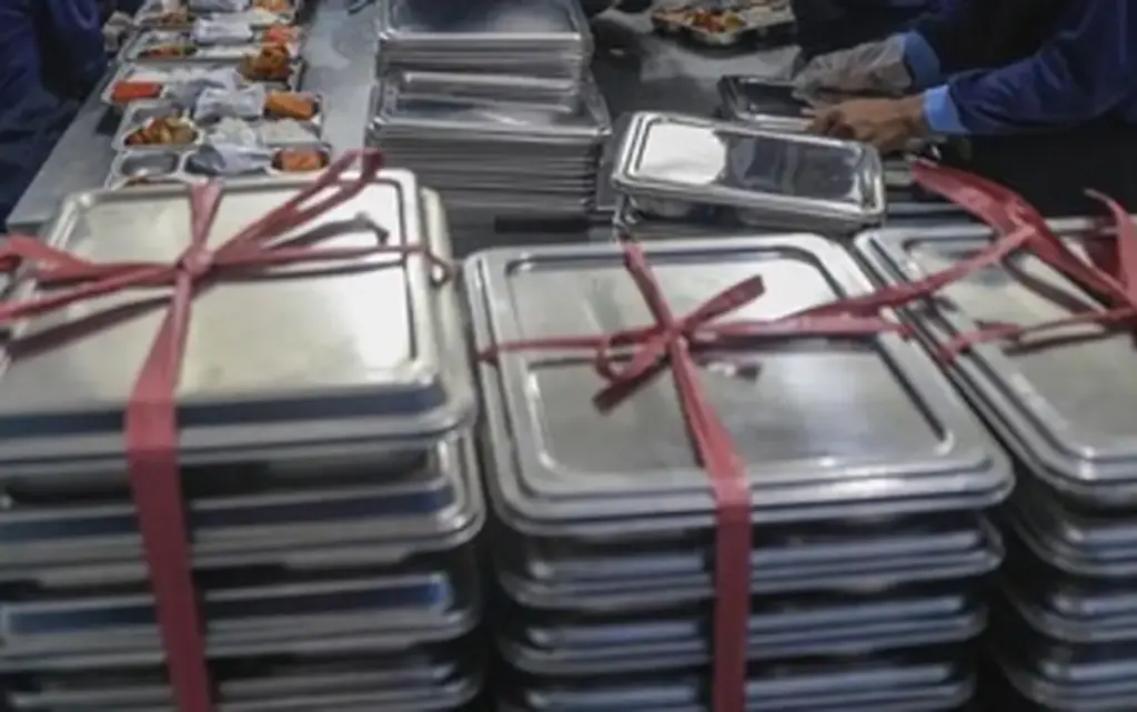 Anggaran Program Makan Bergizi Gratis Turun Menjadi Rp174 Triliun pada 2027, DPR Sebut Disesuaikan Kebutuhan anggaran mbg