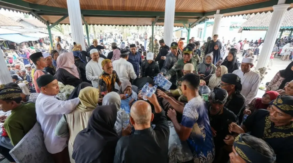 Siraman Panjang di Keraton Kesepuhan