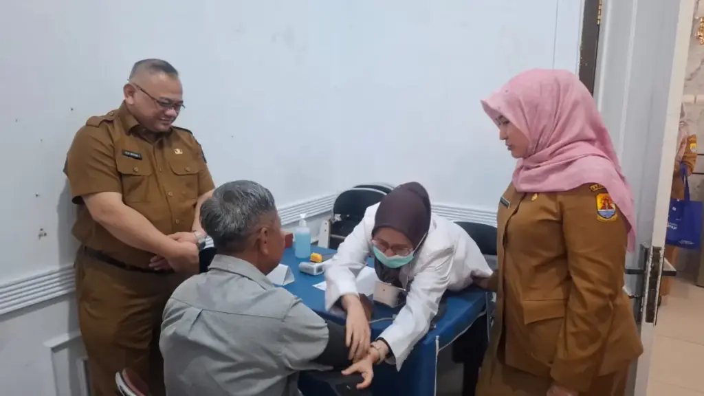 RSUD Waled Resmikan Poli Vaksinasi, Permudah Calon Jamaah Haji dan Umroh Cirebon Timur Layanan poli vaksinasi RSUD Waled