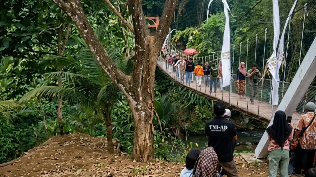 Jembatan gantung di Pangandaran ambruk saat diresmikan