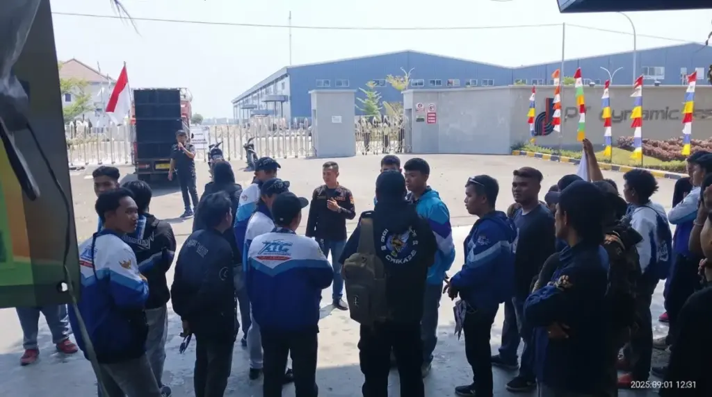 Aksi massa di depan PT. DDI Pabedilan
