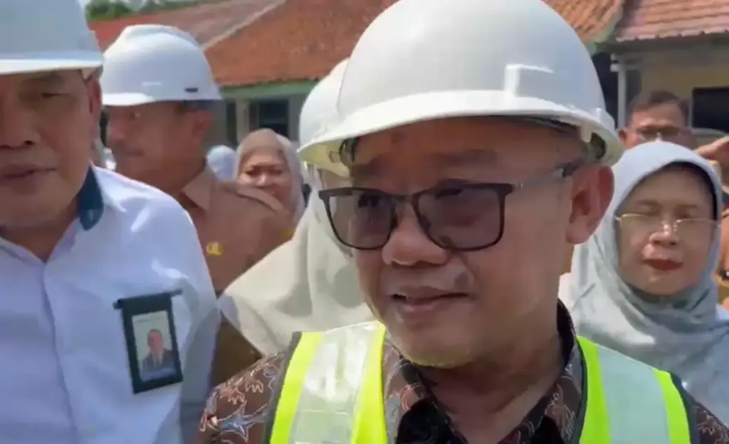 Atasi Kerusakan Berat, 82 Sekolah Dasar di Cirebon Dapat Intervensi Khusus dari Pemerintah Intervensi khusus dari pemerintah untuk 82 SD di Cirebon