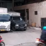 Pabrik es