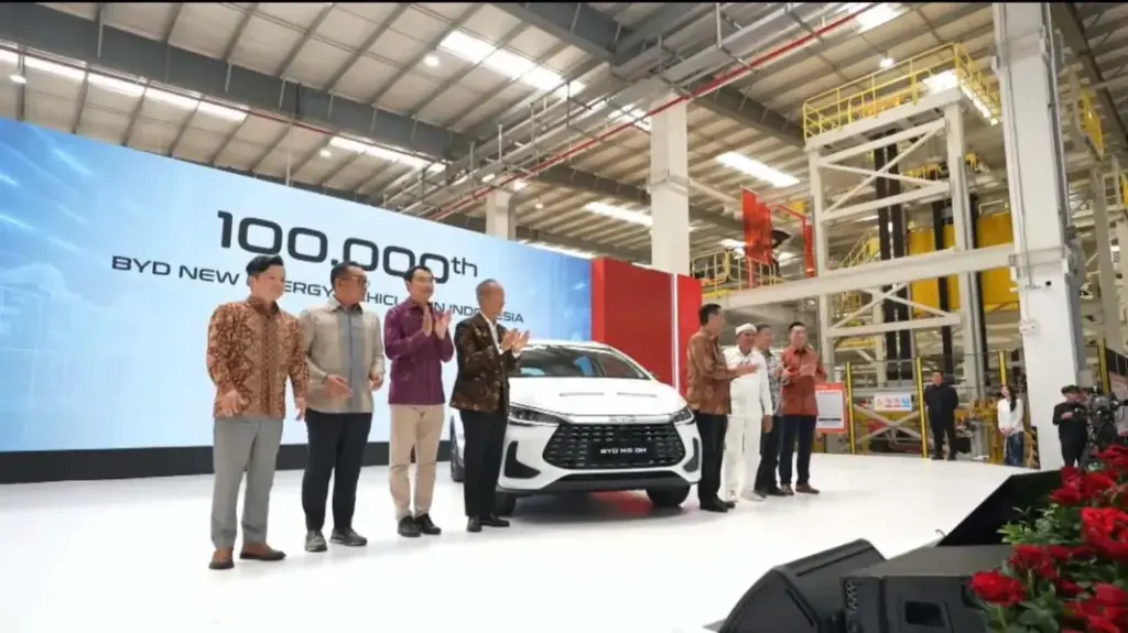 KDM meresmikan Pabrik BYD di Subang
