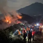 Karhutla Landa Gunung Ciremai, Petugas Gabungan Diterjunkan Padamkan Api