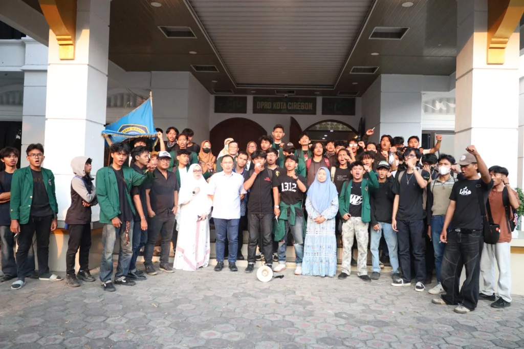 Imbas Ratusan Siswa Keracunan, DPRD Minta SOP Seluruh SPPG di Kota Cirebon Dievaluasi