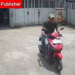 Motor Karyawan Toko di Waled Cirebon Digondol Maling, Dua Pelaku Terekam CCTV