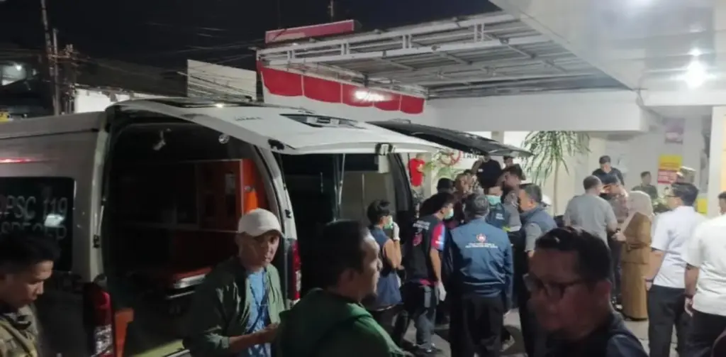 Diduga Keracunan MBG, Puluhan Siswa SD di Cirebon Dilarikan ke Rumah Sakit