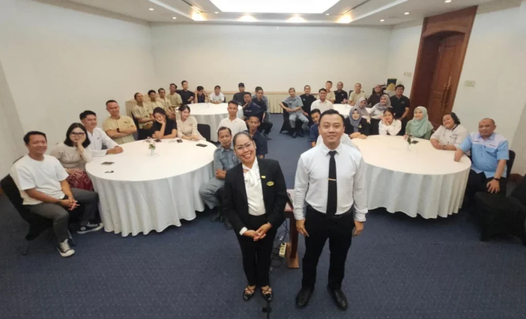 Hotel Santika Cirebon Gelar Seminar untuk Mewujudkan Lingkungan Kerja yang Aman dan Profesional Hotel Santika Cirebon Gelar Seminar untuk Mewujudkan Lingkungan Kerja yang Aman dan Profesional