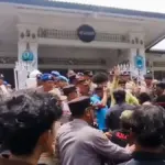 Tolak Eksploitasi Gunung Ciremai, Mahasiswa dan Warga Geruduk Pendopo Kuningan