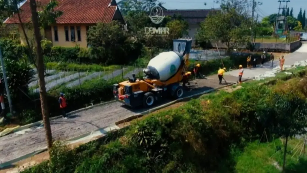 "Mobile Batching Plant", Solusi Pemprov Jabar untuk Pembangunan Jalan Desa di Wilayah Terpencil "Mobile Batching Plant", Solusi Pemprov Jabar untuk Pembangunan Jalan Desa di Wilayah Terpencil