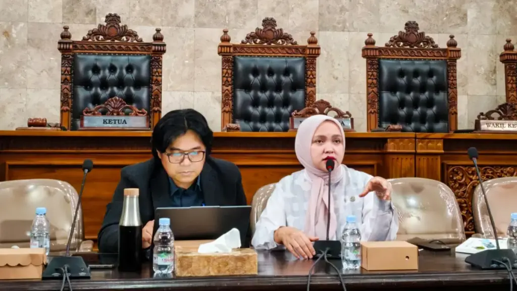 DPRD Cirebon Evaluasi Pendidikan: Soroti Anggaran Gaji dan 17 Ribu Anak Tidak Sekolah