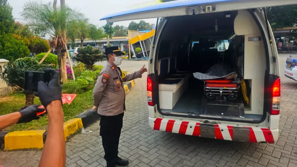 Pria Asal Banjarnegara Ditemukan Meninggal Dunia Tersungkur di Rest Area Tol Palikanci