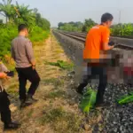 Pria 60 Tahun Tewas Tertemper Kereta Api di Mundu Cirebon, Polisi Lakukan Evakuasi
