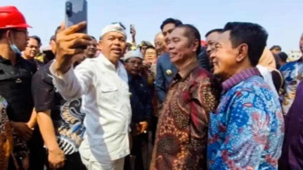Realisasikan Aspirasi Masyarakat, Pemprov Jabar dan Pemkab Ciamis Kolaborasi Perbaiki Jalan Rusak Realisasikan Aspirasi Masyarakat, Pemprov Jabar dan Pemkab Ciamis Kolaborasi Perbaiki Jalan Rusak