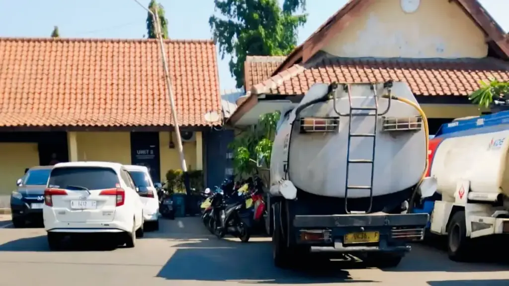 Bongkar Sindikat Penyalahgunaan Solar Subsidi , Polres Cirebon Kota Sita 2 Truk Tangki dan Amankan 4 Orang