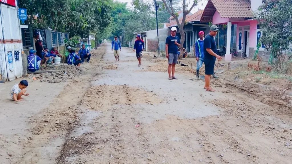 Sinergi Perdesaan, Pemdes Gembonganmekar dan Serangkulon Kolaborasi Tuntaskan Jalan Rusak Sinergi Perdesaan, Pemdes Gembonganmekar dan Serangkulon Kolaborasi Tuntaskan Jalan Rusak