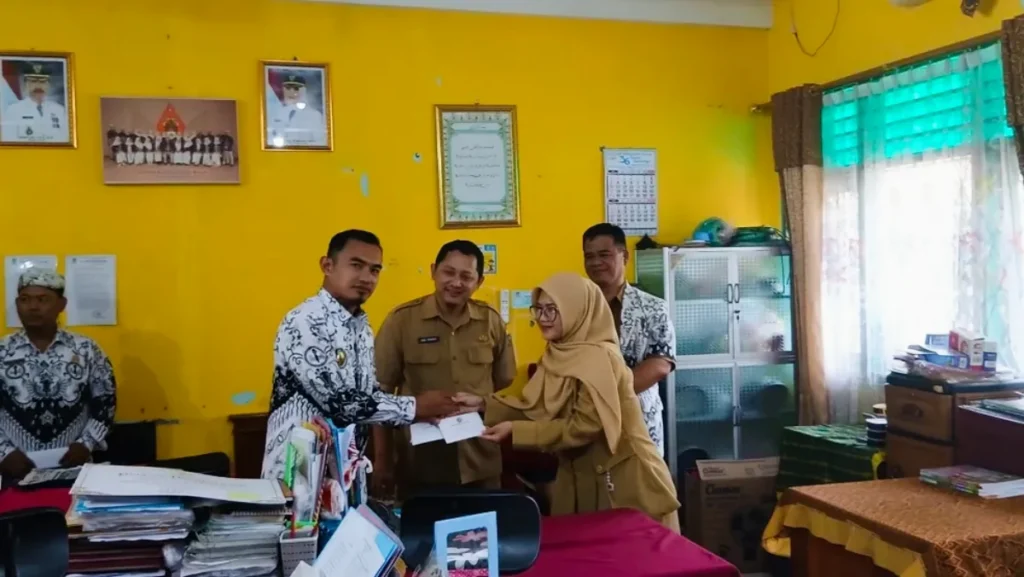 Pasca-Insiden Dugaan Keracunan Menu MBG, KBM di Kota Cirebon Kembali Pulih: PGRI Desak Evaluasi Pasca-Insiden Dugaan Keracunan Menu MBG, KBM di Kota Cirebon Kembali Pulih: PGRI Desak Evaluasi