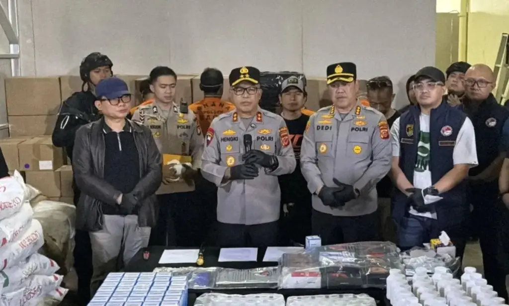 Polda Jabar Bongkar Pabrik Ilegal Obat Keras Berkapasitas 8 Juta Butir Per Hari di Bandung